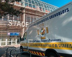 Ambulance des Sauveteurs Secouristes Grenoblois FFSS38 lors d'un DPS au Stade des Alpes