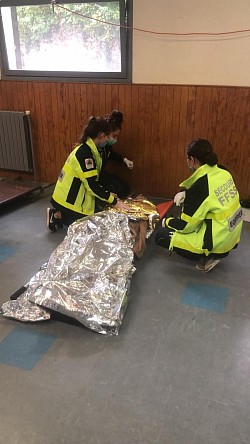 Prise en charge d'une victime par les secouristes bénévoles des Sauveteurs Secouristes Grenoblois, FFSS38, SSG, DPS, Poste de Secours, Grenoble