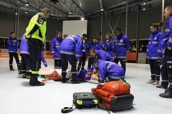 Formation continue patinoire - prise en charge d'une victime sur glace