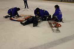 Formation continue patinoire - prise en charge d'une victime sur glace