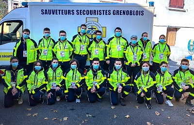 Equipe Sauveteurs Secouristes Grenoblois FFSS 38 match international rugby Ambulance VPSP