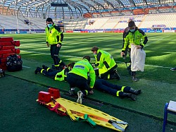 Entrainement terrain secours Sauveteurs Secouristes Grenoblois FFSS 38 SSG Grenoble Stade des Alpes