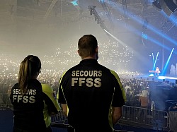 Secours, Grenoble, SSG, FFSS 38, Sauveteurs Secouristes Grenoblois, engagement, Concert, Palais des Sports, Julien Doré, Clara Luciani, Hans Zimmer, Vitaa, Slimane, Secourisme, PSC1, formation, PSE1, PSE2